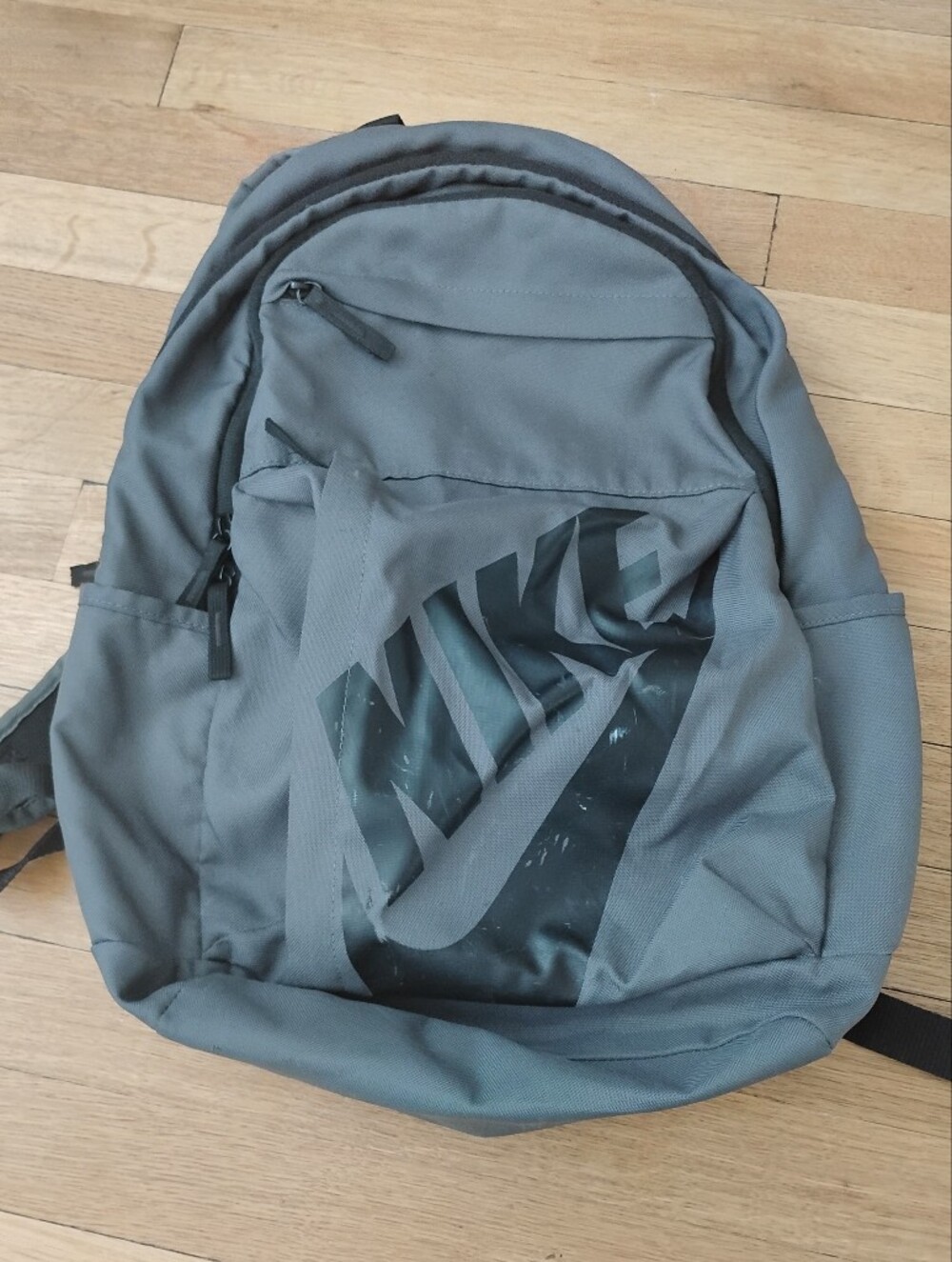 Nike Men’s Grey Backpack
